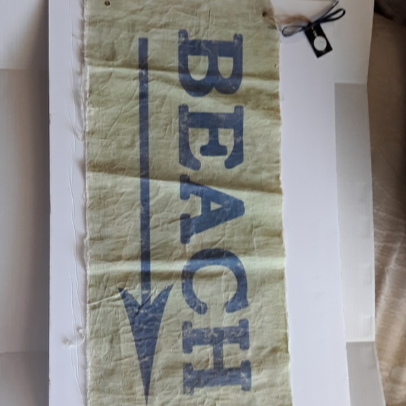 - Lightweight canvas type hanging arrow direction beach sign - Picture 3 of 7